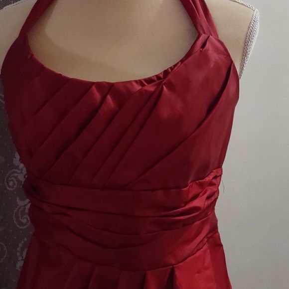David's Bridal Women's size 10 red halter formal dress gathered bodice - Picture 2 of 7
